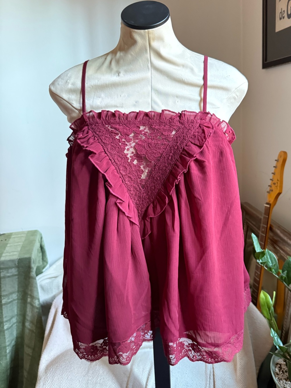 Chiffon and Lace Cami Top in Red